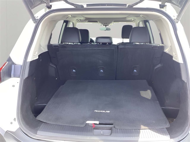 2022 Nissan Rogue SV photo 23