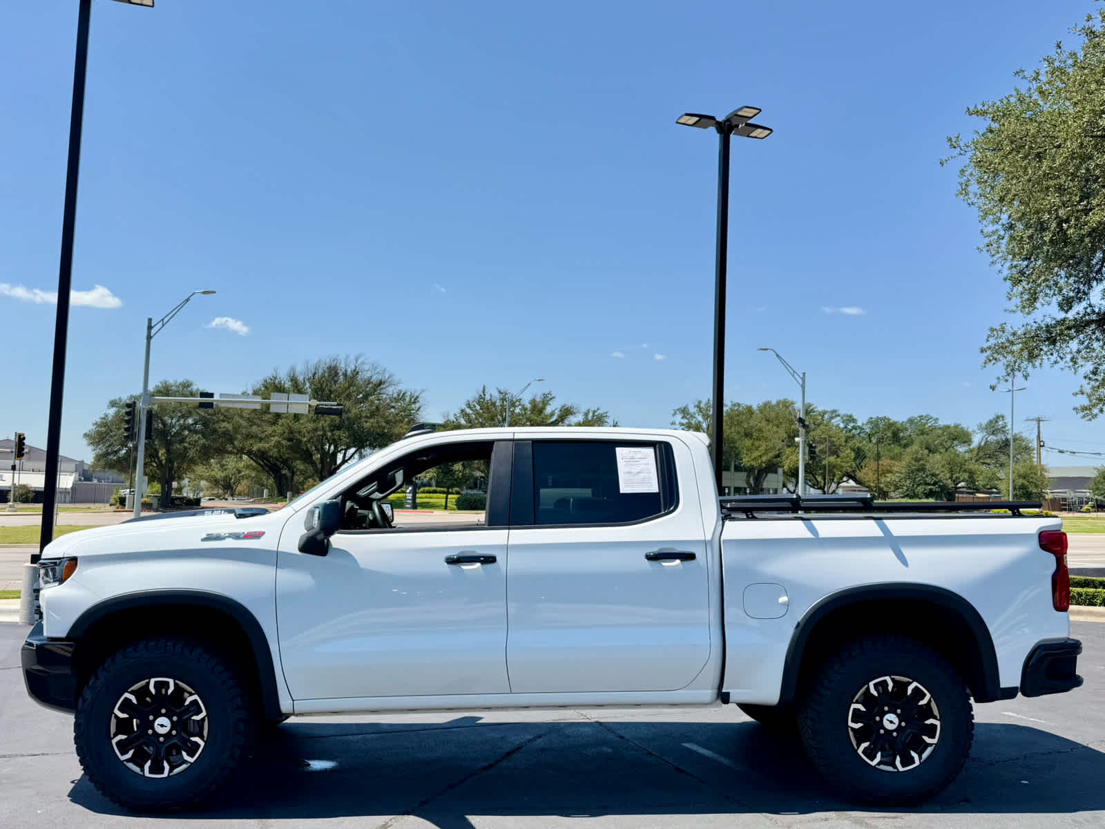 2022 Chevrolet Silverado 1500 ZR2 photo 2