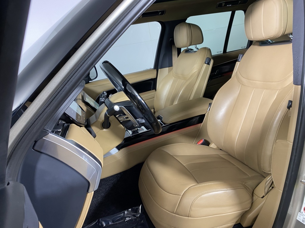 2023 Land Rover Range Rover SE photo 21