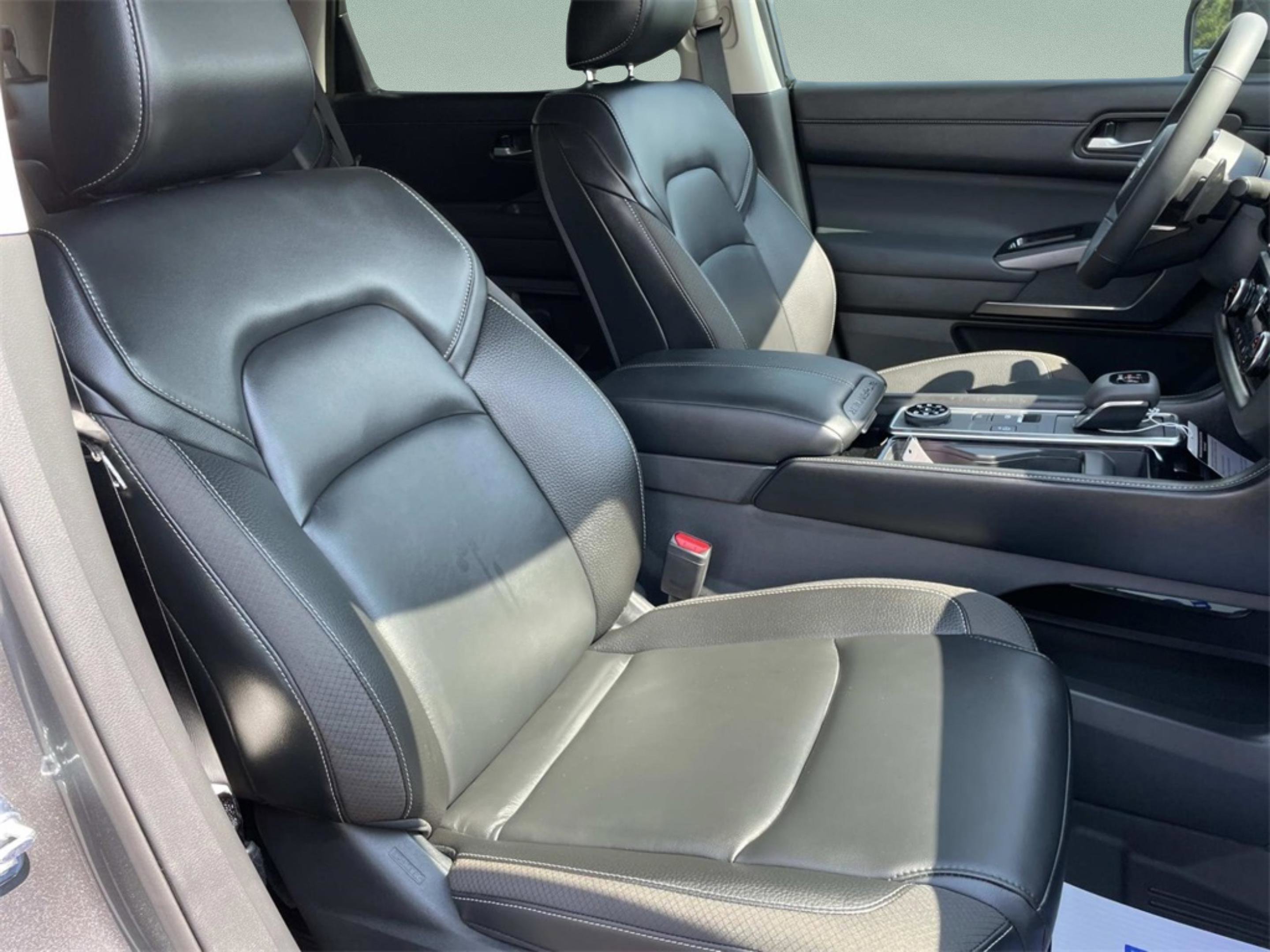 2025 Nissan Pathfinder SL photo 22