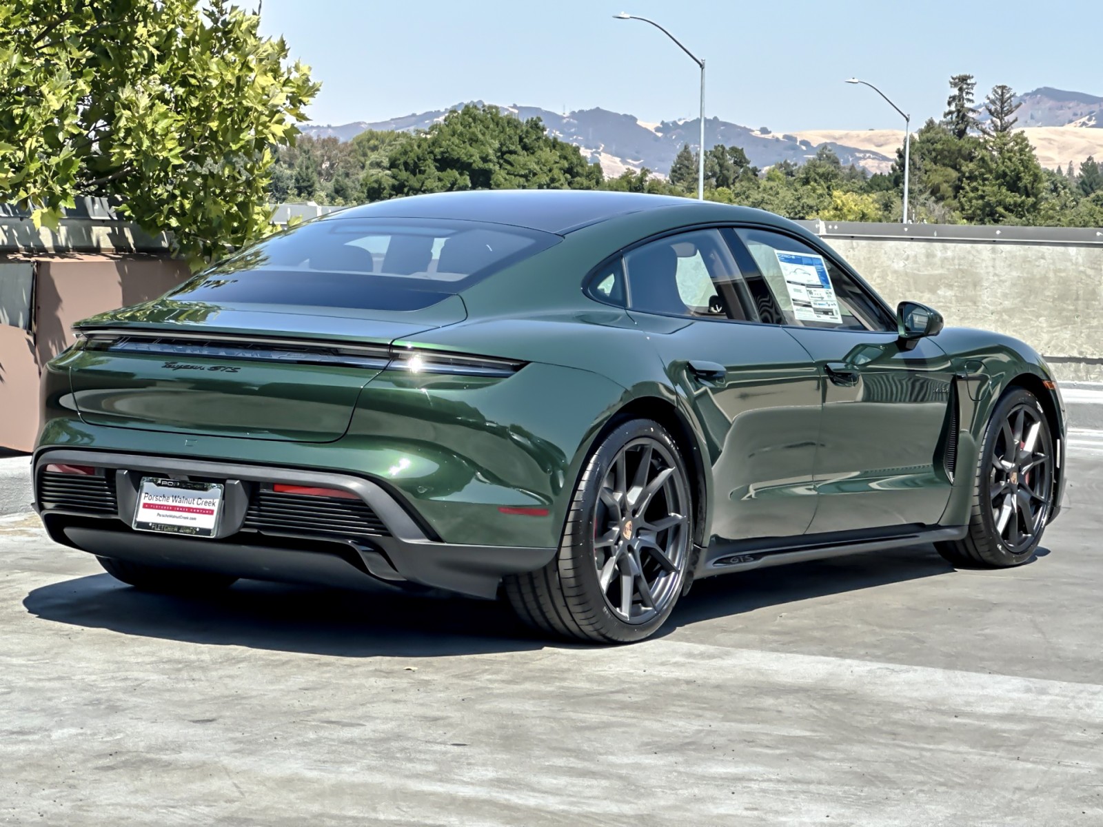 2025 Porsche Taycan GTS photo 9