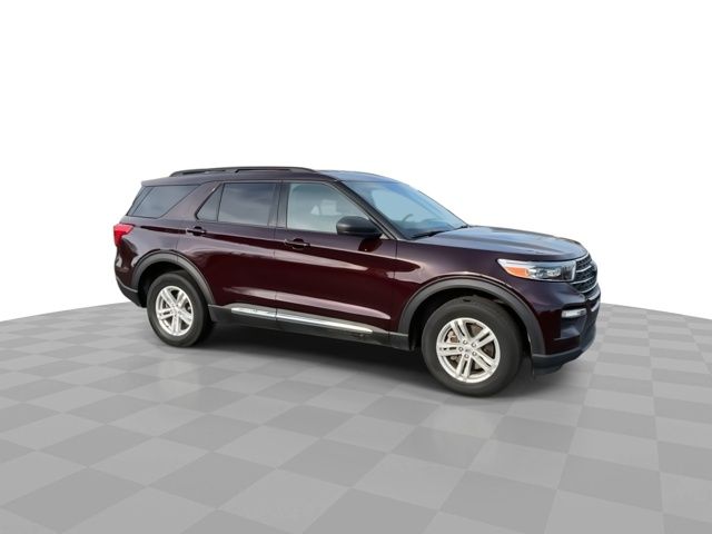 2023 Ford Explorer XLT photo 2