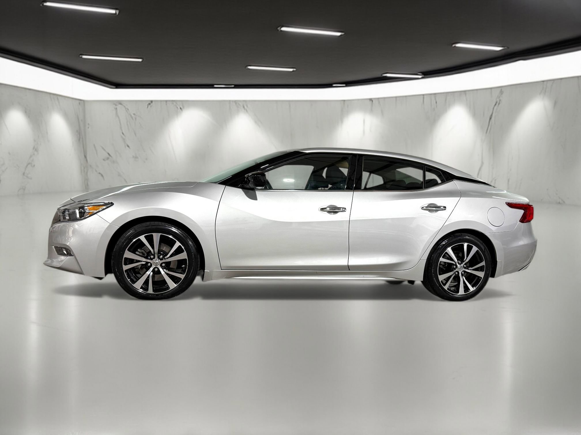 2018 Nissan Maxima S photo 2