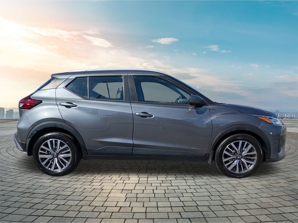 2024 Nissan Kicks SV photo 4