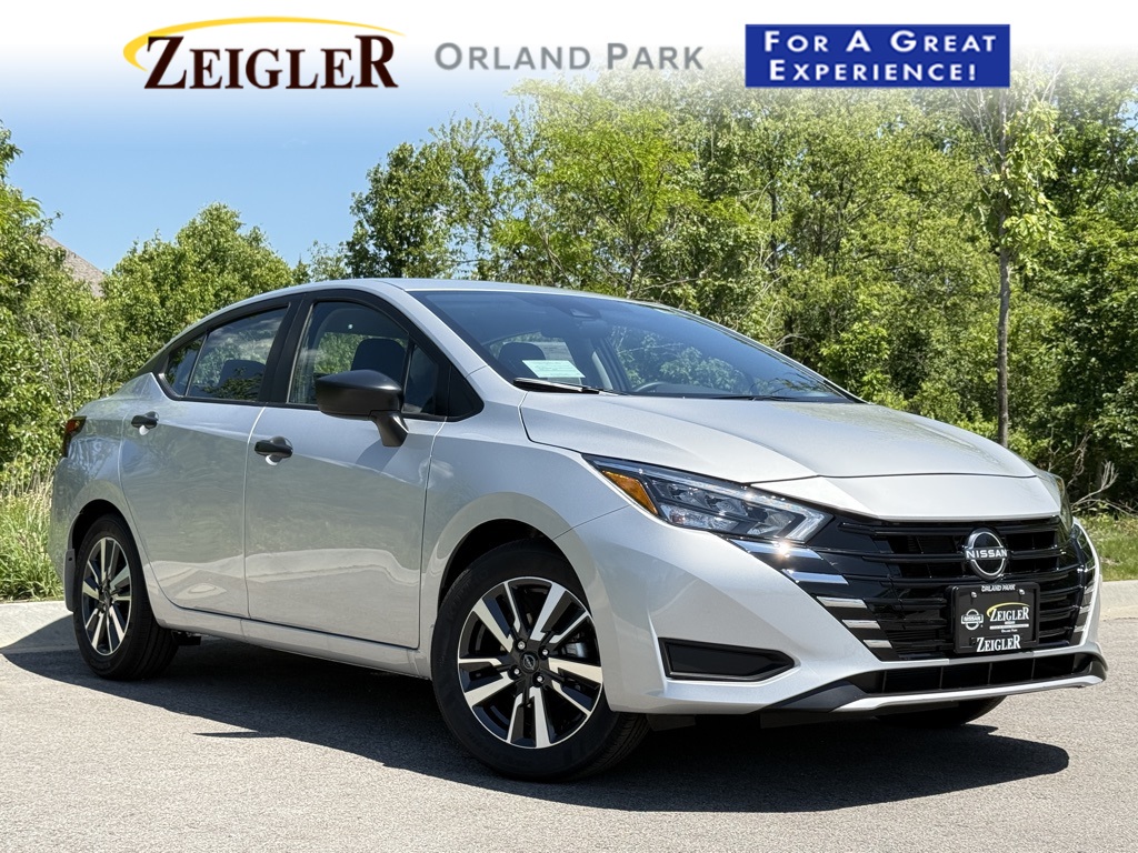 2025 Nissan Versa S photo 2