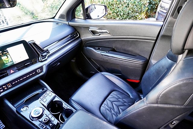 Used 2025 Gray Kia X-Line Prestige image 25