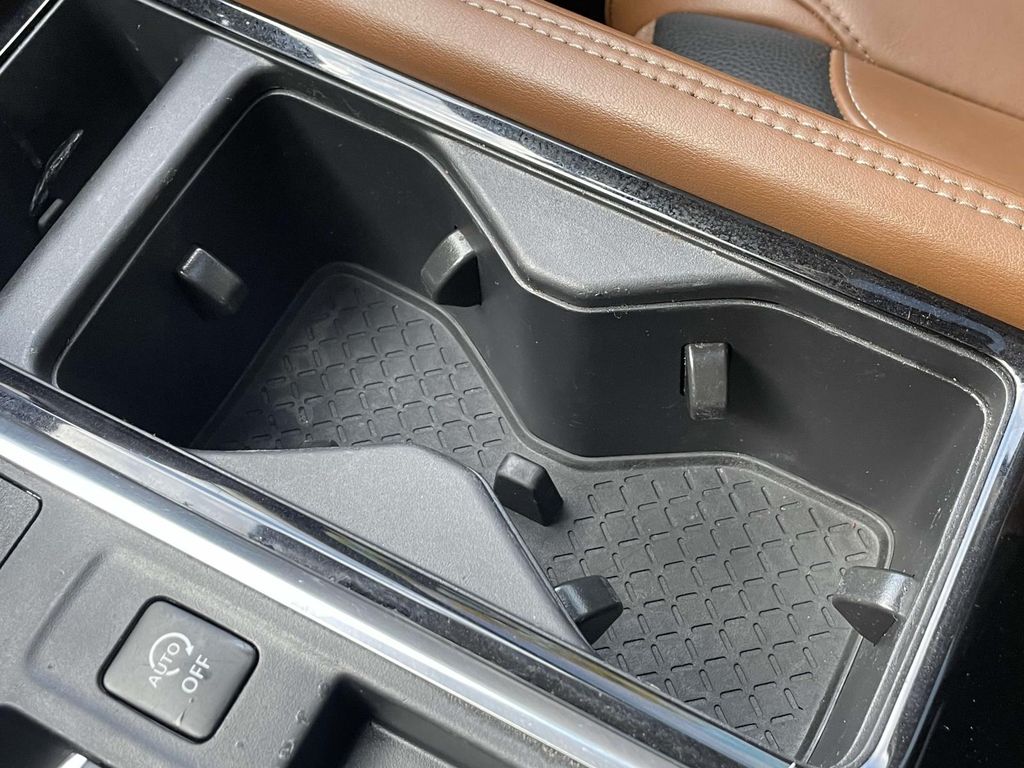 2024 Nissan Pathfinder Platinum photo 26