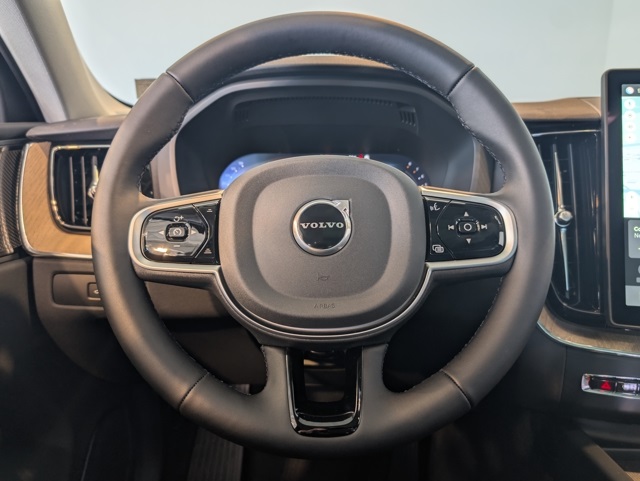 2026 Volvo XC60 B5 Plus photo 13