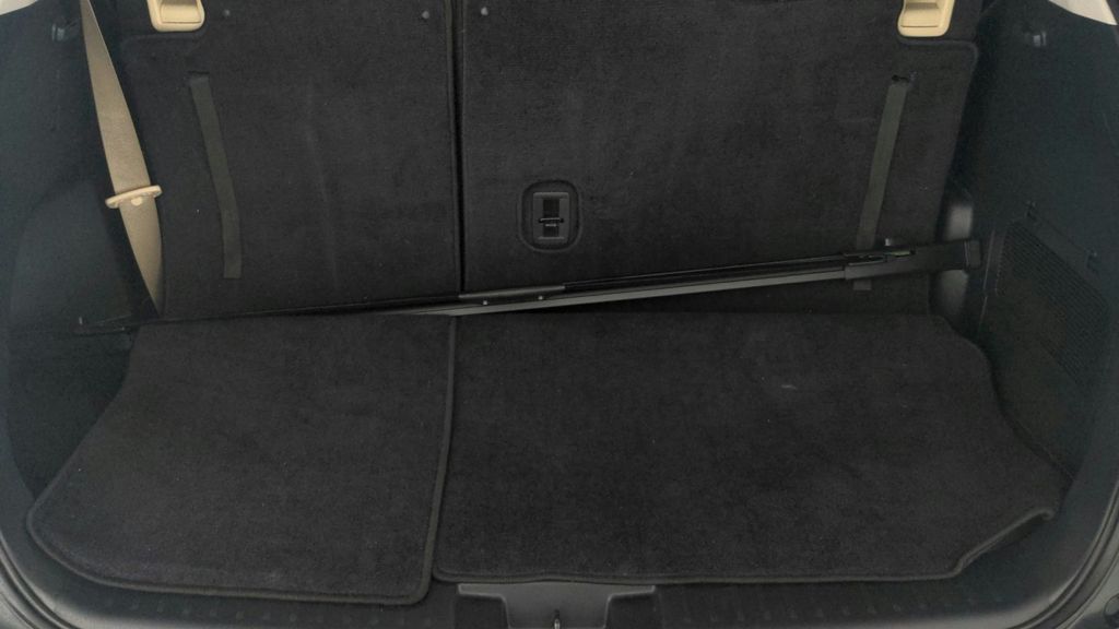 2023 Toyota Highlander L photo 13