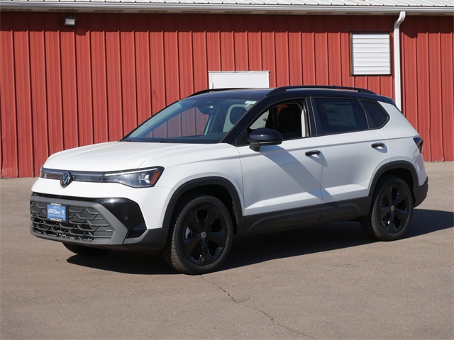 2025 Volkswagen Taos SE photo 2