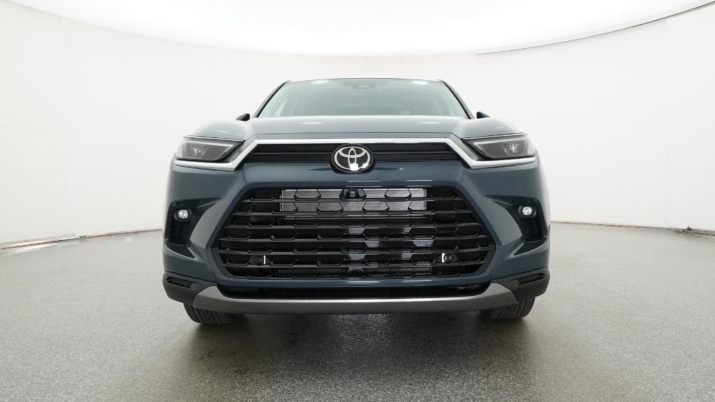 2026 Toyota Grand Highlander Hybrid Limited AWD photo 3