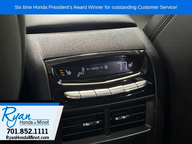 2017 Cadillac XT5 Premium Luxury photo 2