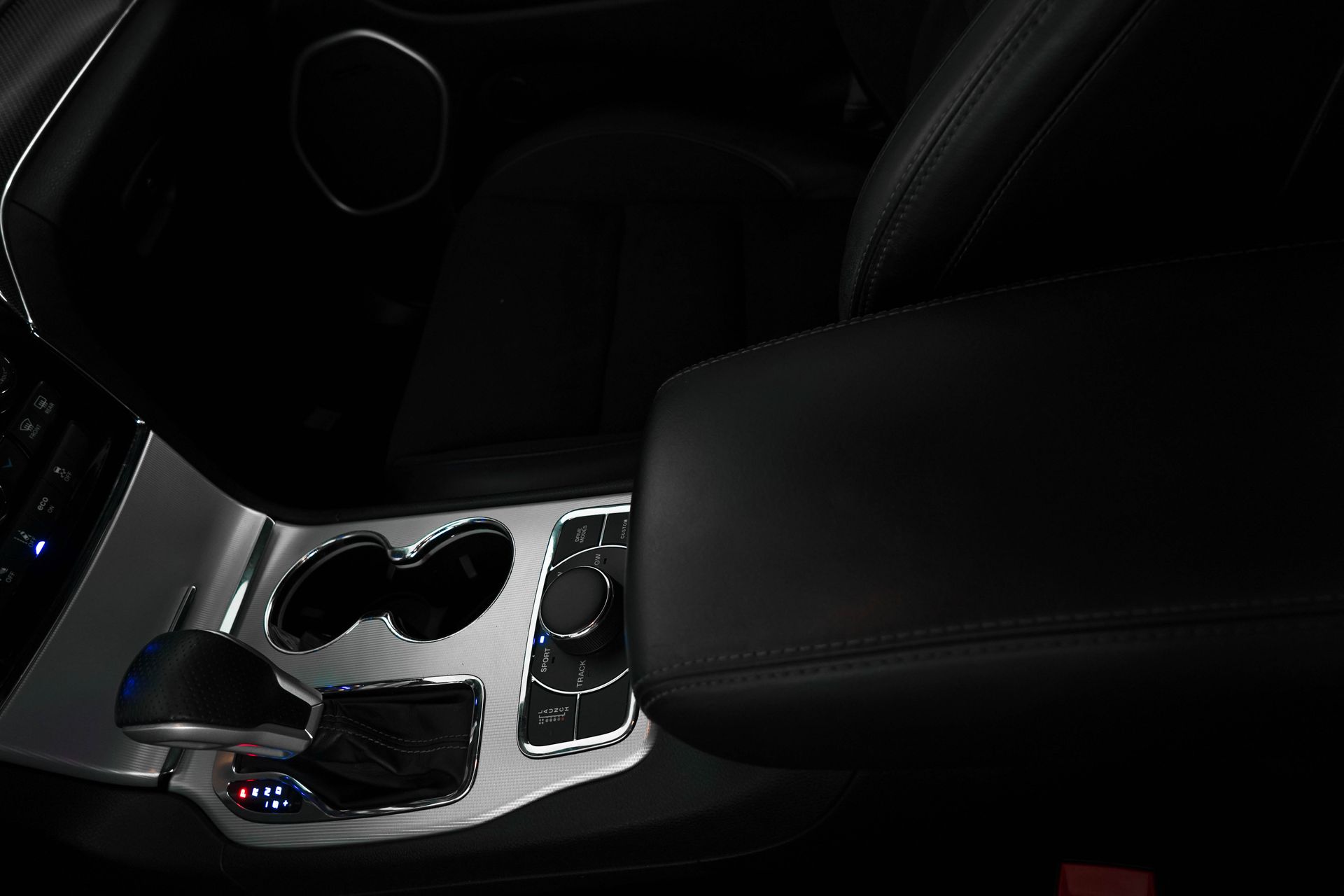 2021 Jeep Grand Cherokee SRT8 photo 24
