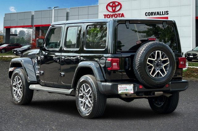 2024 Jeep Wrangler Sahara photo 6