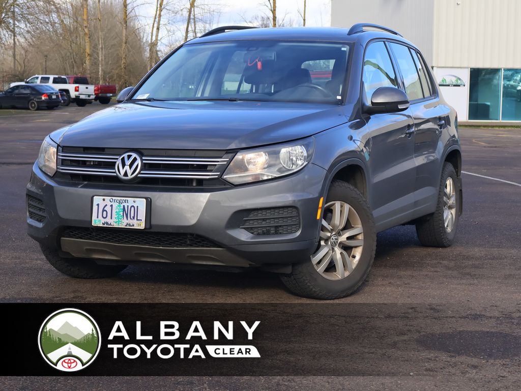 2017 Volkswagen Tiguan S's photo