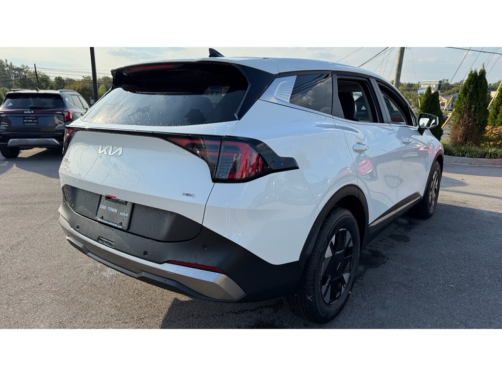 2026 Kia Sportage Hybrid LX photo 2
