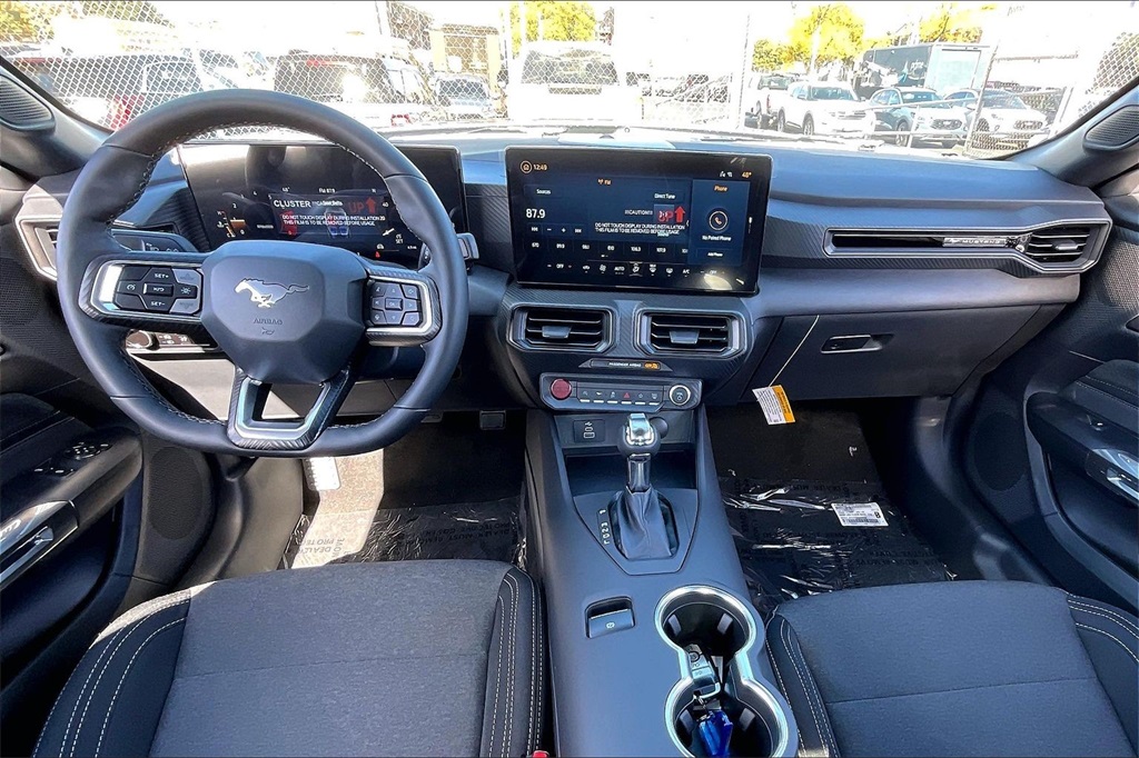 2026 FORD MUSTANG - Image 4