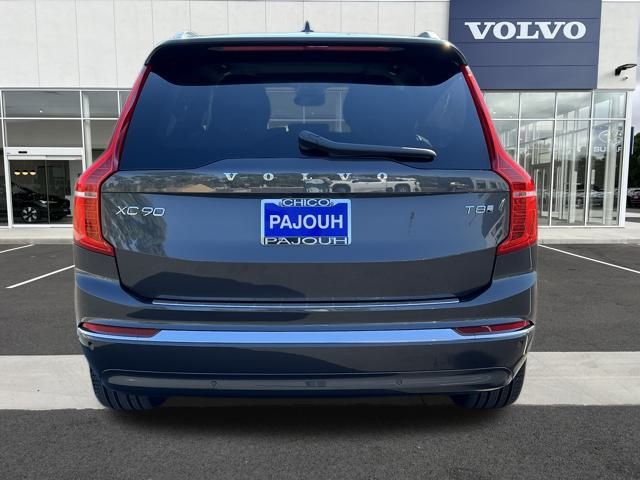 2025 Volvo XC90 T8 Core photo 6