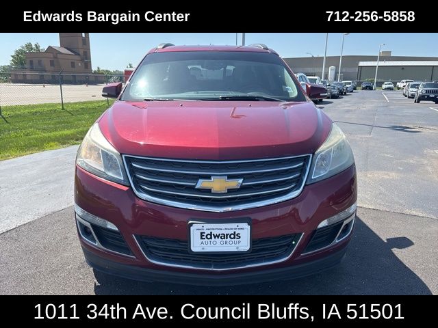 2016 Chevrolet Traverse 1LT photo 3