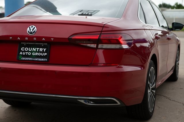 2022 Volkswagen Passat 2.0T Limited photo 5