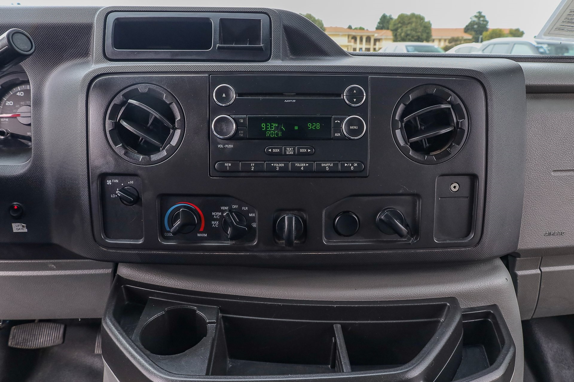 2019 Ford E-450 photo 13