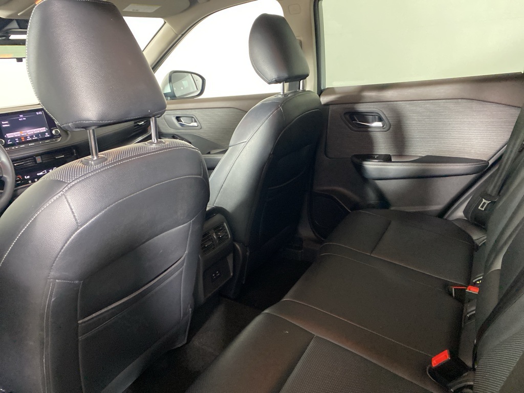 2021 Nissan Rogue SV photo 9