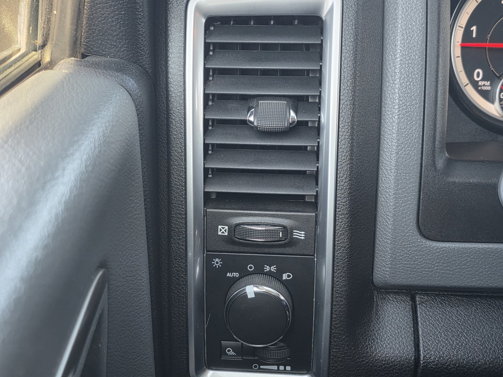 2018 Ram 2500 SLT photo 40