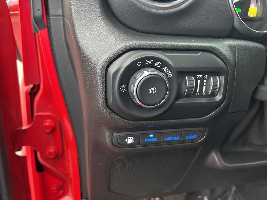 2021 Jeep Wrangler Unlimited Sahara High Altitude 4xe photo 37