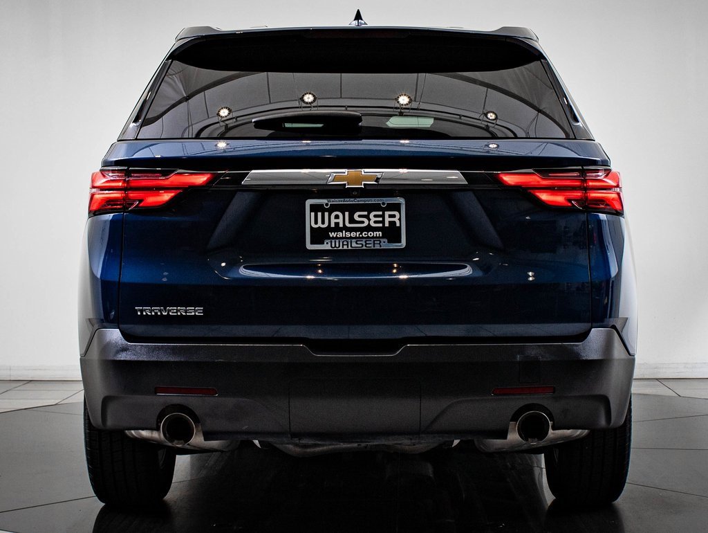 2023 Chevrolet Traverse LS photo 3