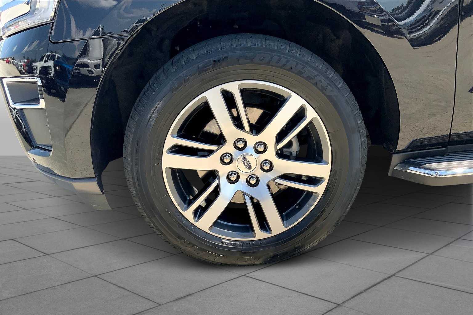 2023 Ford Expedition Limited photo 10
