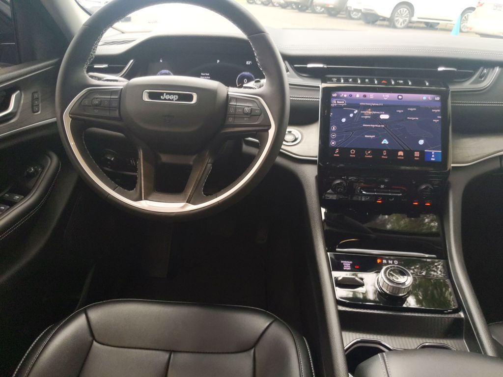 2024 Jeep Grand Cherokee Limited photo 2