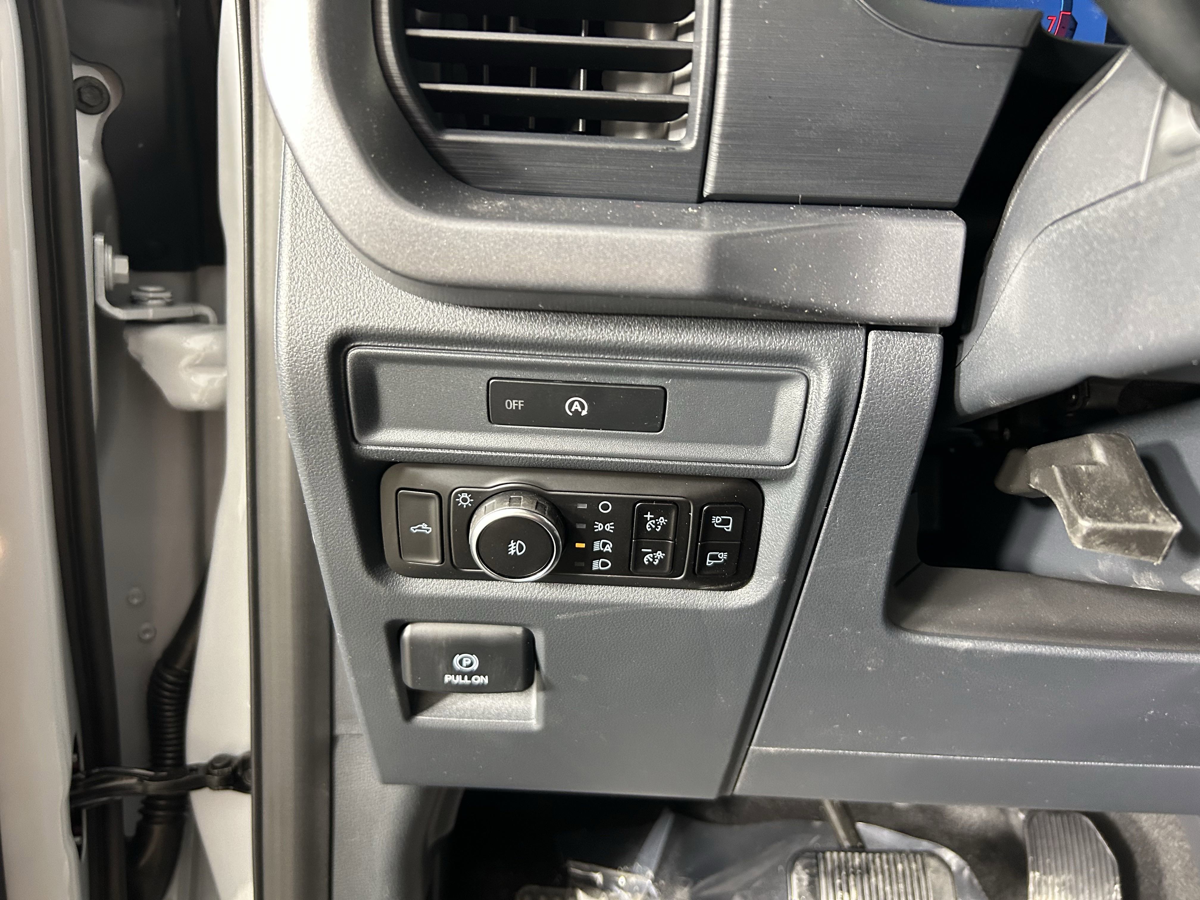 2025 Ford F-150 XLT photo 18