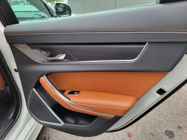 2024 Jaguar XF R-Dynamic SE photo 29