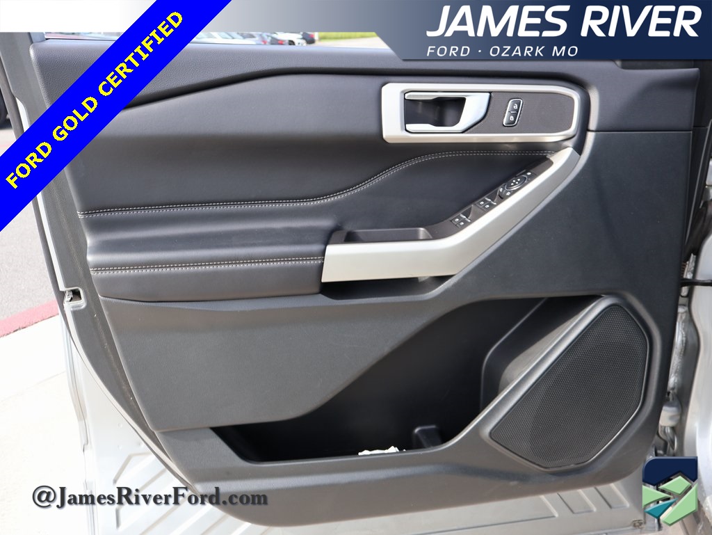 2023 Ford Explorer XLT photo 19