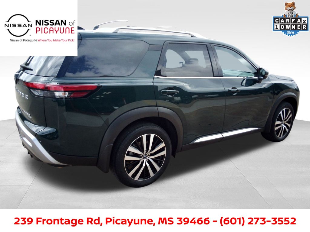 2024 Nissan Pathfinder Platinum photo 4