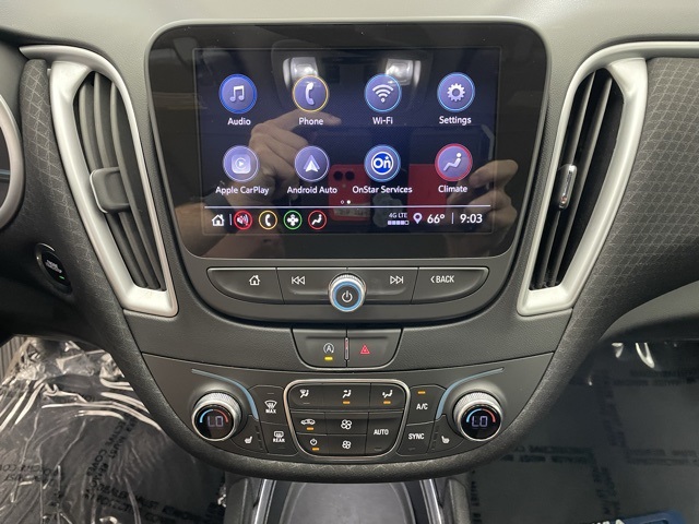 2023 Chevrolet Malibu 1LT photo 3