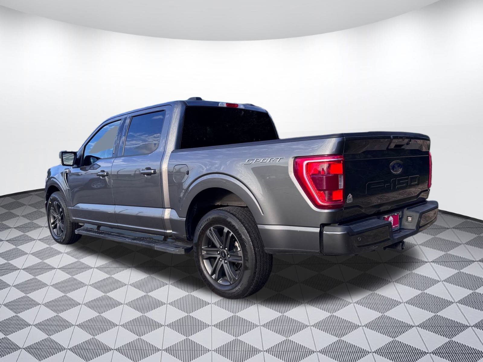 2023 Ford F-150 XLT photo 3