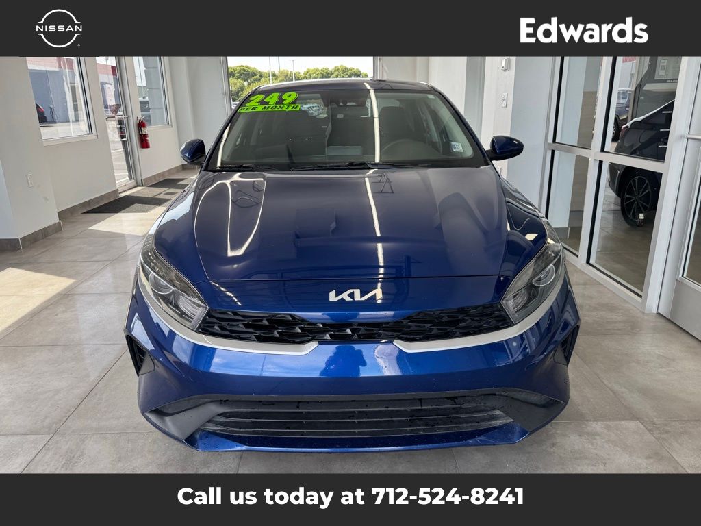 2023 Kia Forte LXS photo 3