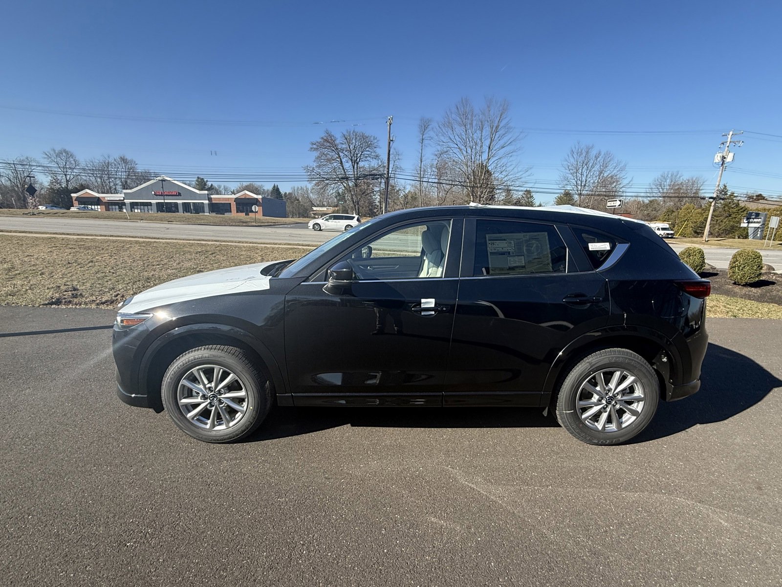 2025 Mazda CX-5 2.5 S Preferred photo 9