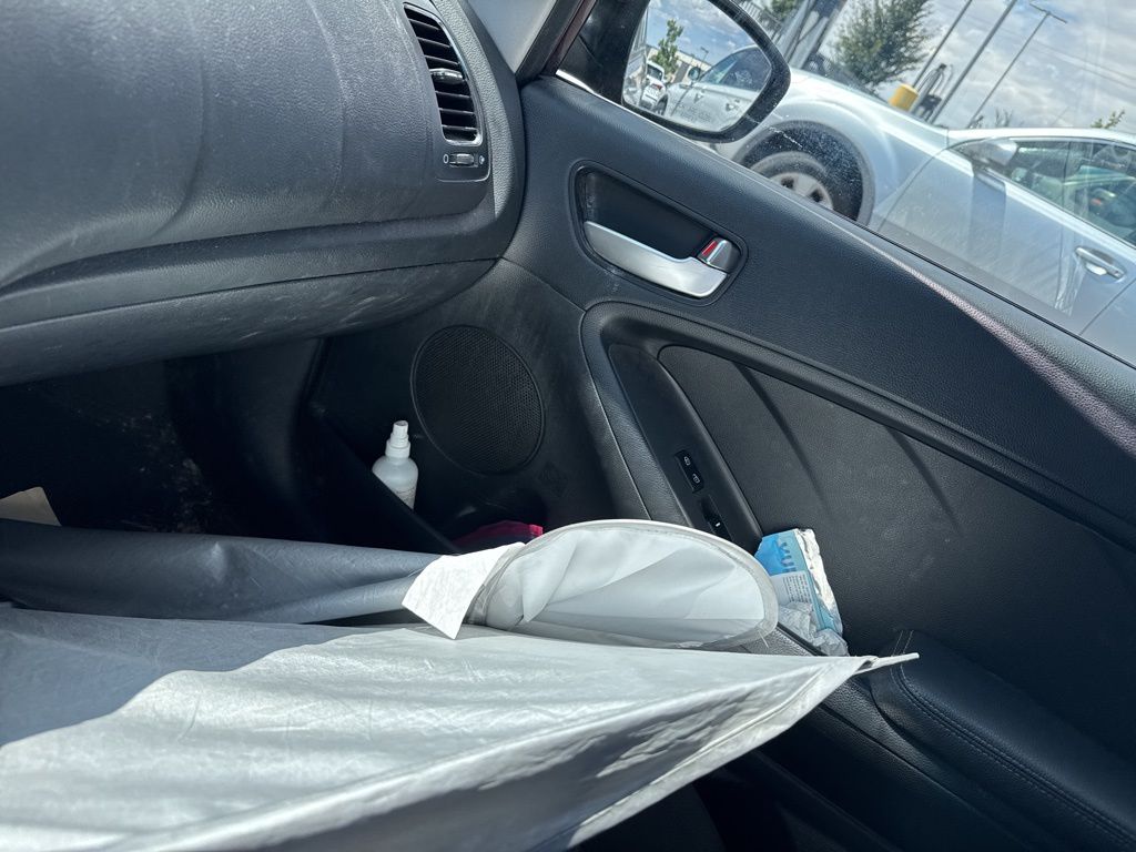 2017 Kia Forte LX Base photo 22