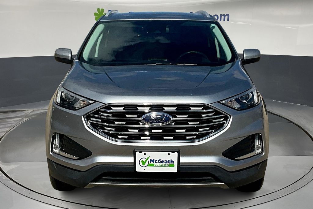 2022 Ford Edge SEL photo 2