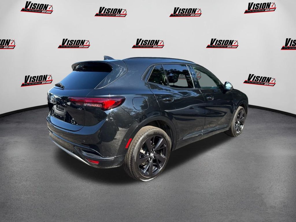 2022 Buick Envision Essence photo 5
