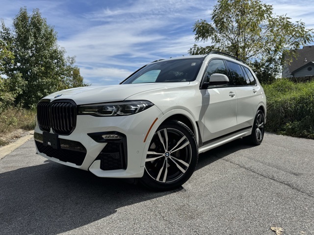 2022 BMW X7 40i's photo