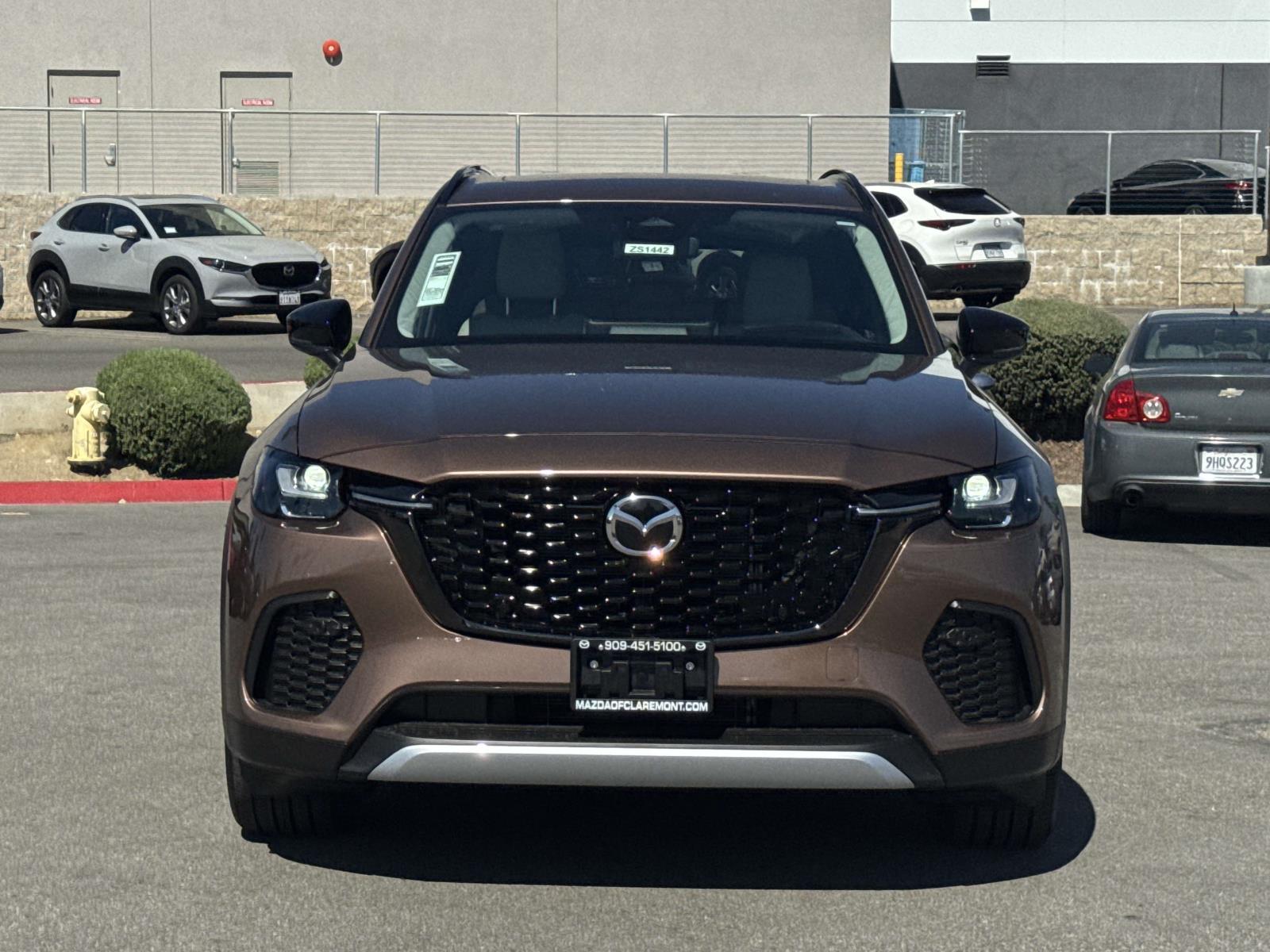 2025 Mazda CX-70 Plug-in Hybrid Premium photo 2
