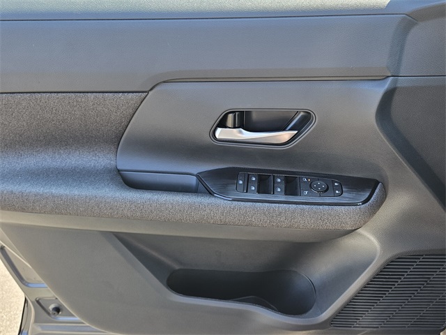 2026 Nissan Kicks SV photo 24