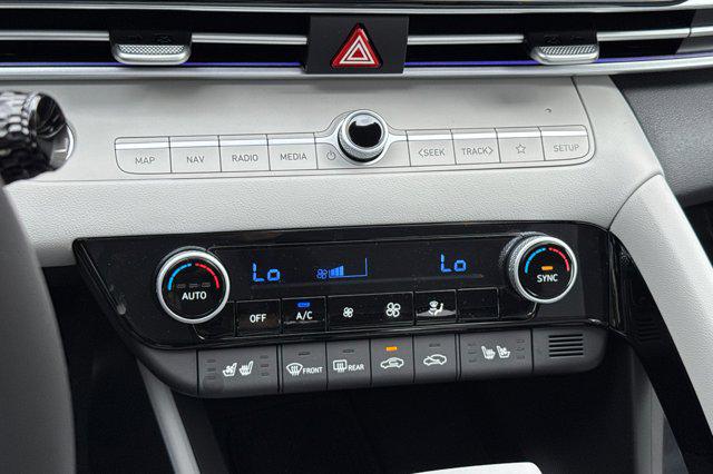 2025 Hyundai Elantra Hybrid Limited photo 13