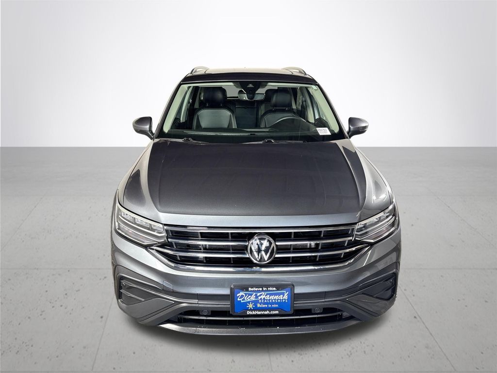 2022 Volkswagen Tiguan SE photo 3