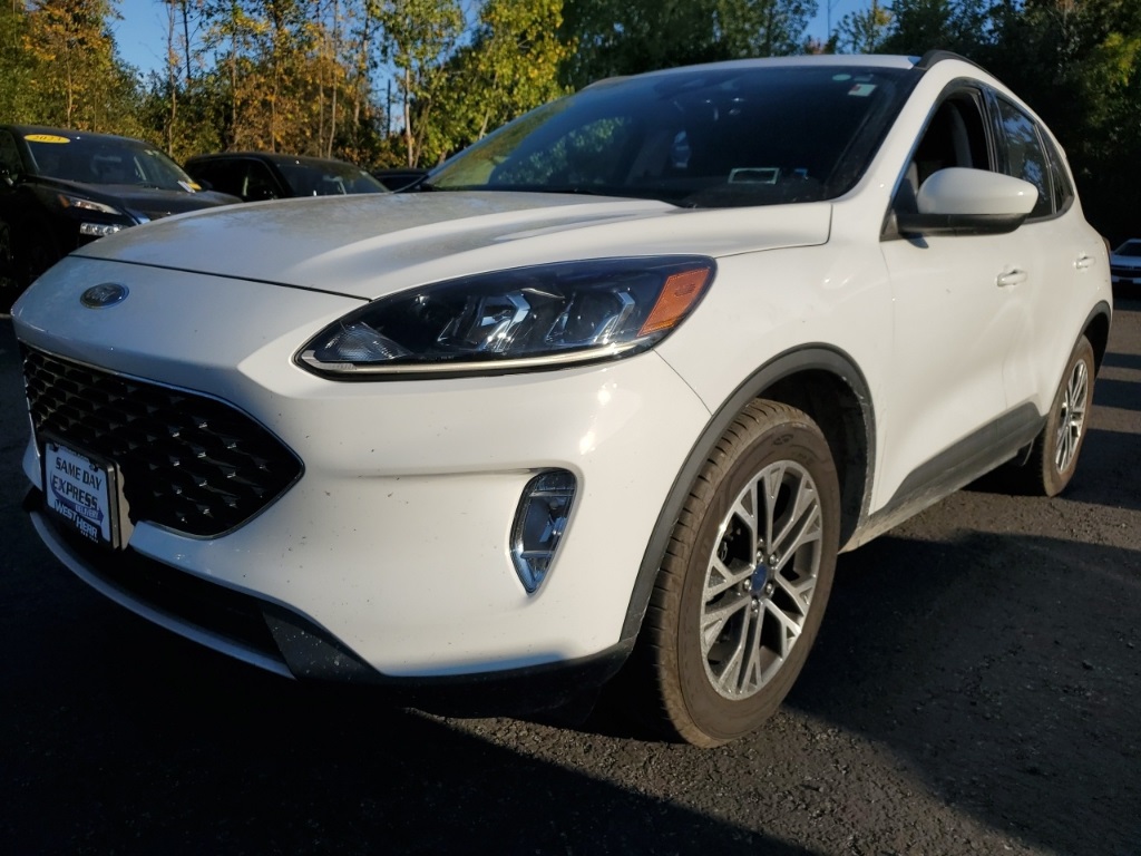 2020 Ford Escape SEL photo 3