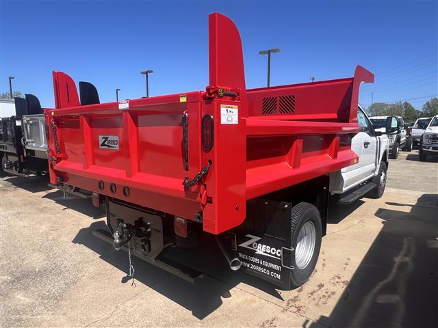 2023 Ford F-350 XL photo 4