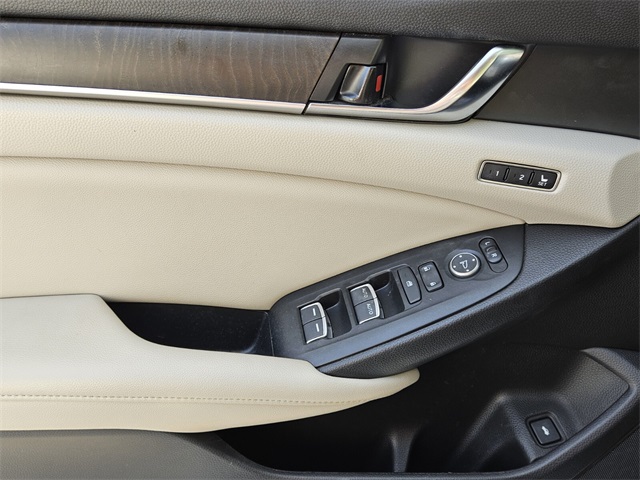 2021 Honda Accord EX-L photo 31